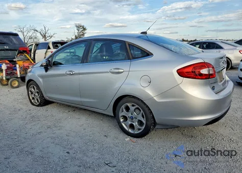 2013 Ford Fiesta Titanium z USA, uszkodzony, nr VIN 3FADP4CJ5DM173353